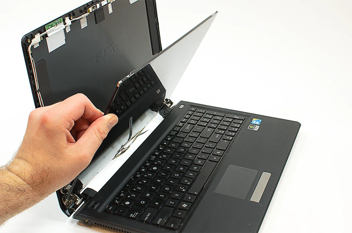 inlocuire ecran spart laptop