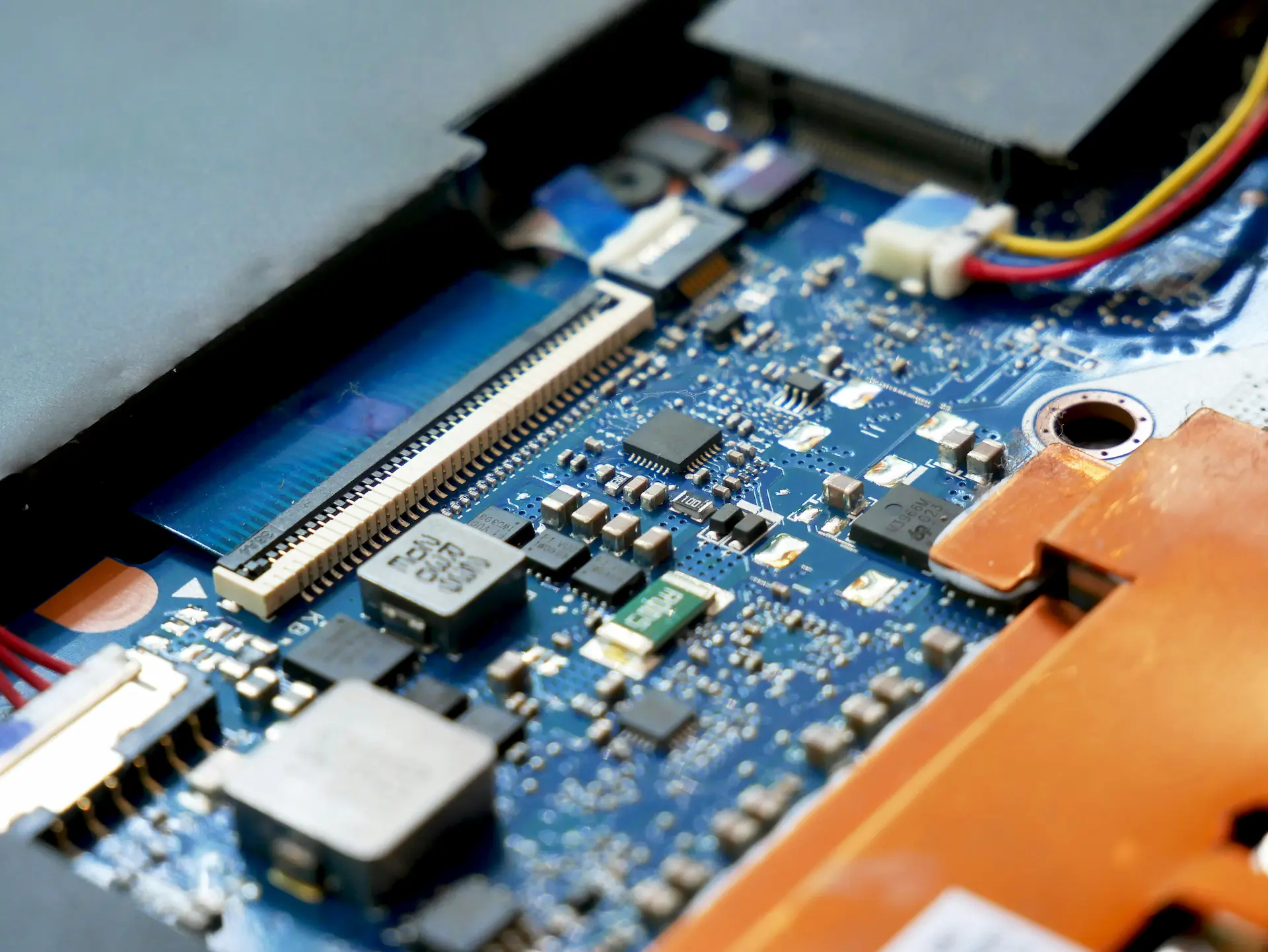 curatare si instalare windows laptop si pc bucuresti