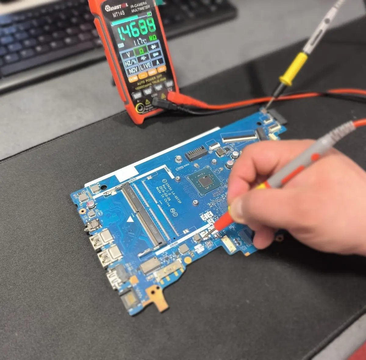 reparatie placa de baza laptop
